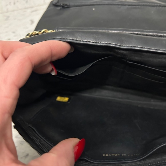 Preloved CHANEL wallet on chain. Early 2000’s. Black caviar leather. - Picture 4 of 5